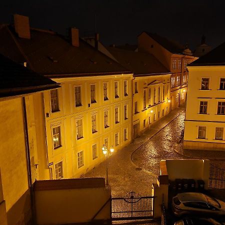 Velke Studio Na Velkem Namesti S Vybavenou Kuchyni Hradec Králové Eksteriør billede